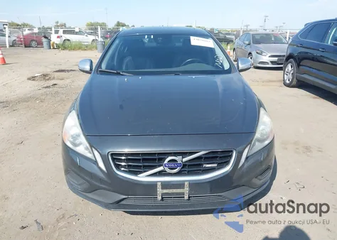 2013 Volvo S60 T6 z USA, uszkodzony, nr VIN YV1902FH2D1229743